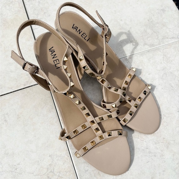 Vaneli studded tan strappy block heels size 10
Narrow - Picture 1 of 6